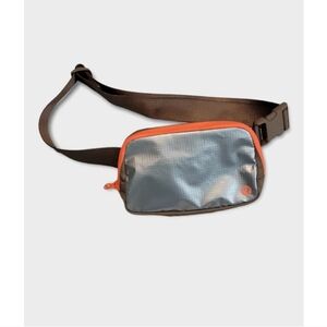 Lululemon Everywhere Belt Bag